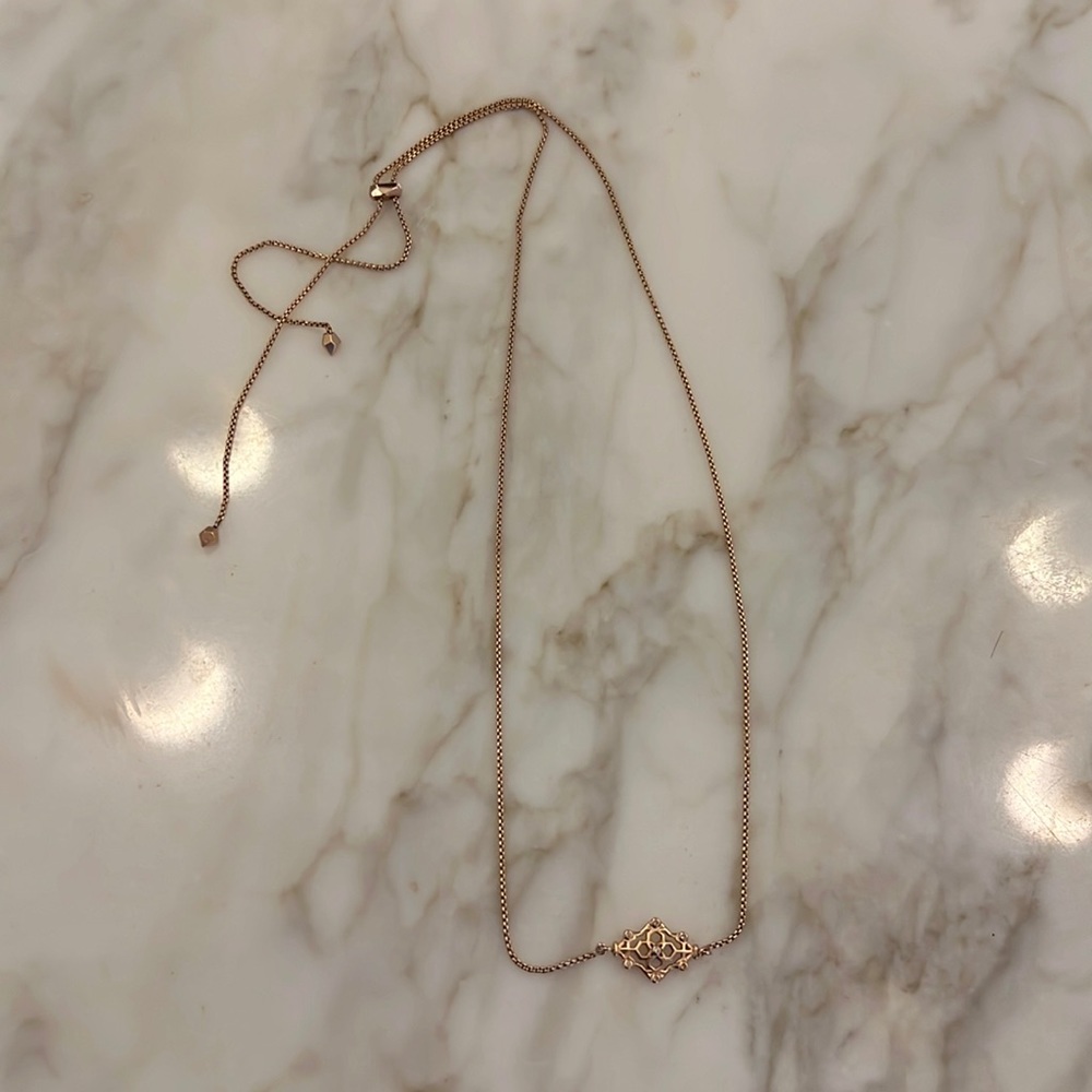 Kendra Scott necklace